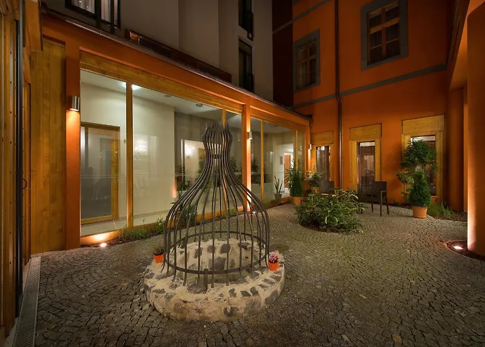 Ea Embassy PragueAlbergo